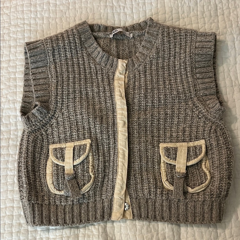 Zara Taupe Knit Vest with Cream Trim